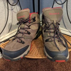 Bearpaw waterproof taupe and pink lace up boots